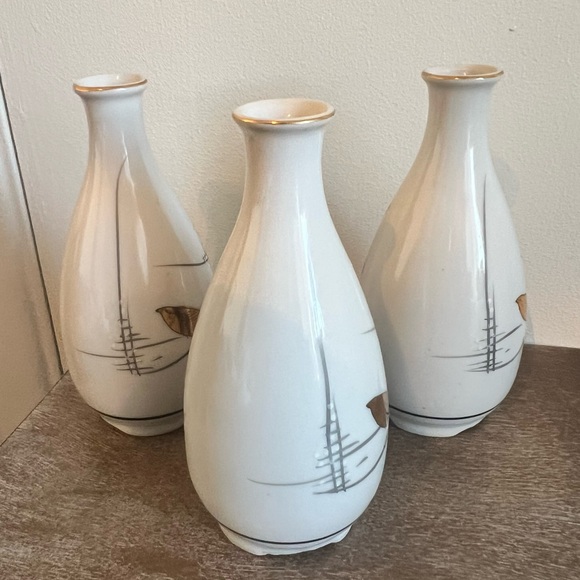 Japanese Celadon Porcelain Seiji Vases - Picture 5 of 14